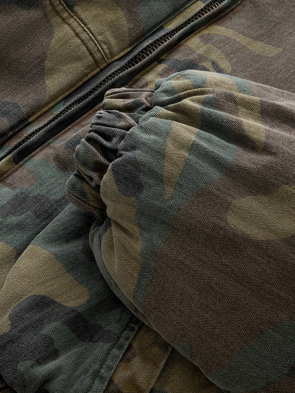 CROPPED BOMBER CAMO